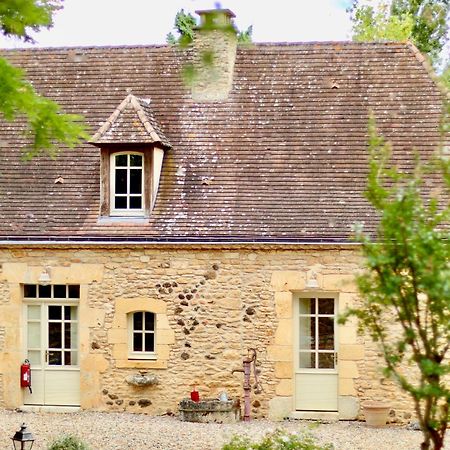 Вилла Les Perroutis Saint-Alvere Экстерьер фото