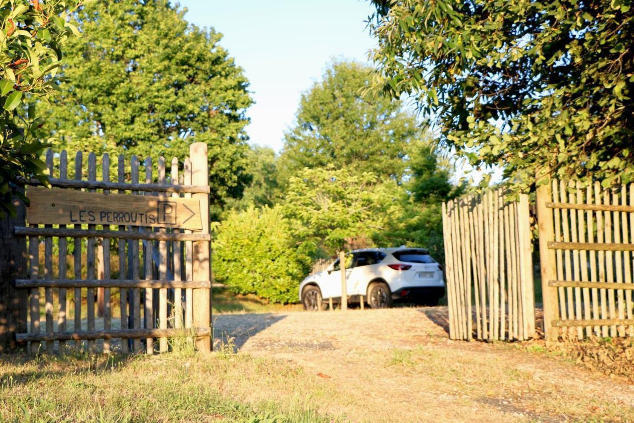 Вилла Les Perroutis Saint-Alvere Экстерьер фото
